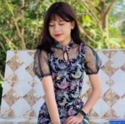 လီးပေါ်က မဆင်းချင်ဘူးတဲ့