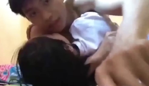 ကျောင်းသူလေးကို ရှယ်လိုးတဲ့ ဘဲကြီး