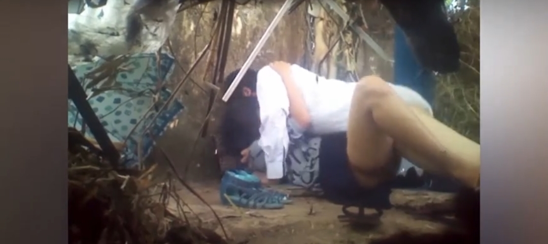 အပင်အောက် လိုးရင်း လူမိသွားတာတဲ့