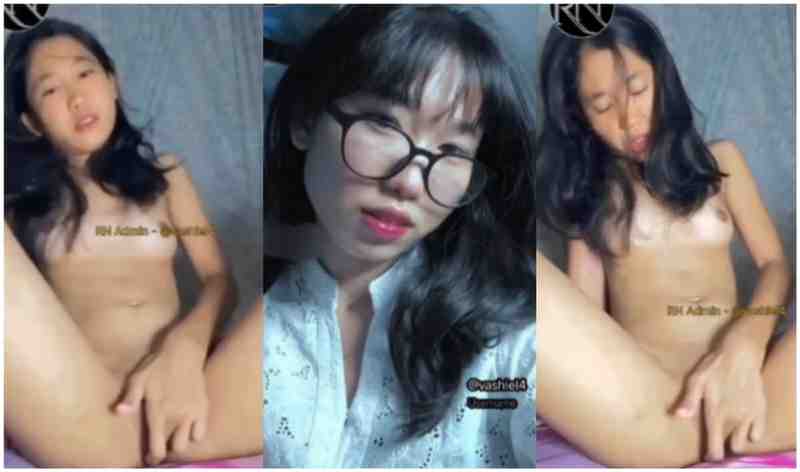 အရည်ရွှဲအောင် ရှယ်ပွတ်ပြတဲ့ ကျောင်းသူလေး